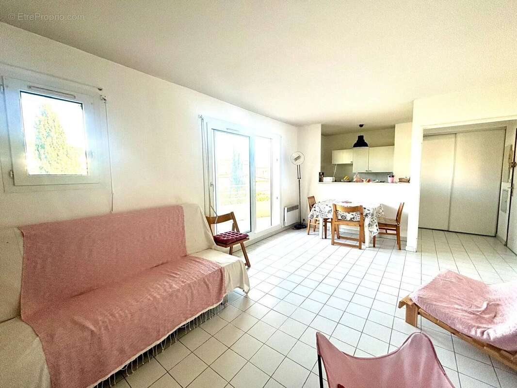 Appartement à SAINT-LAURENT-DU-VAR