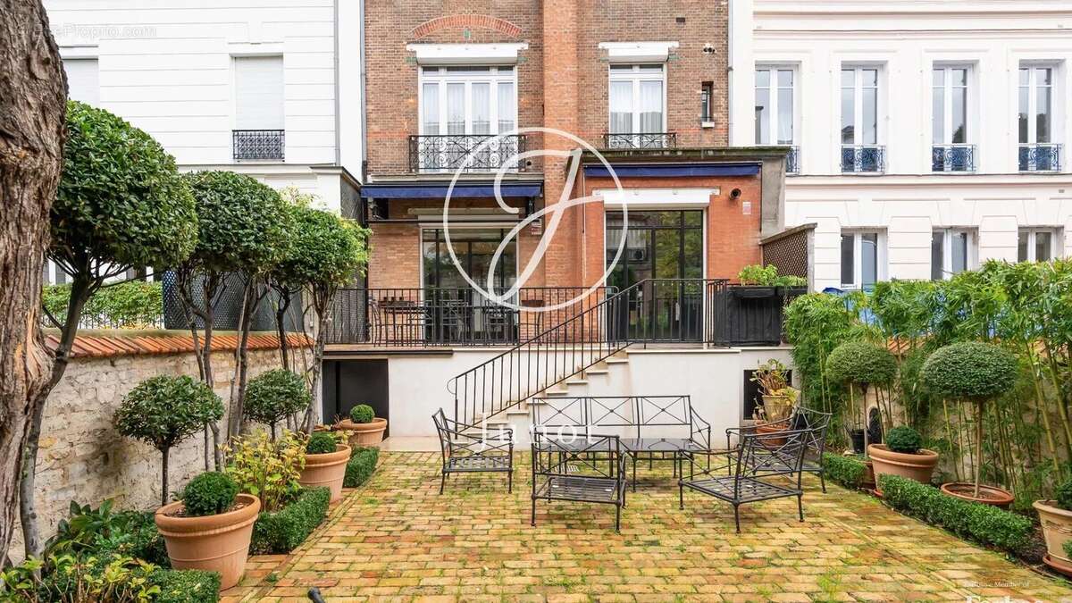 Maison à PARIS-16E