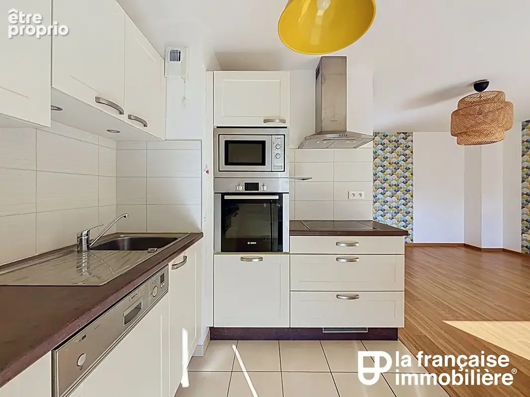 Appartement type 3- copropriete recente - centre - deux chambres - balcon - garage- montgermont - photo 3