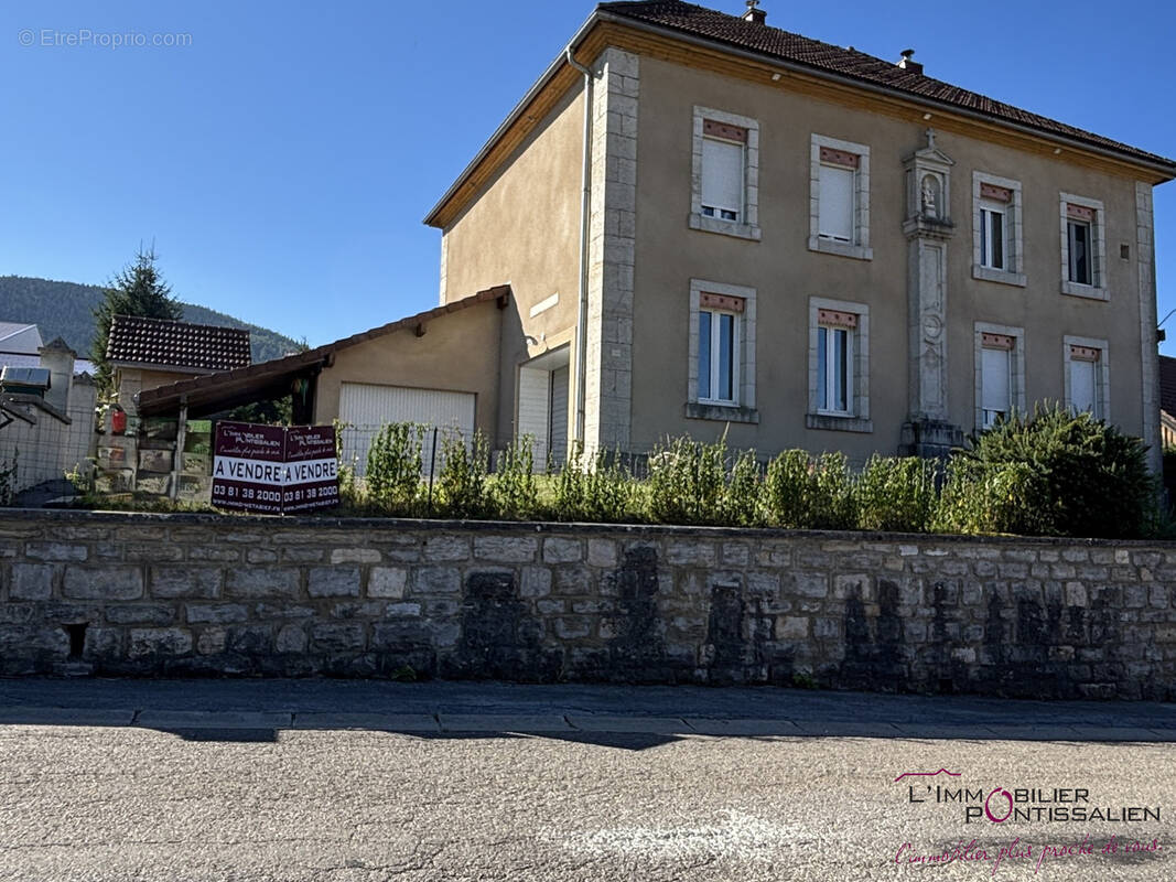 Maison de caractere - 200 m2 - longevilles mont d'or - photo 16