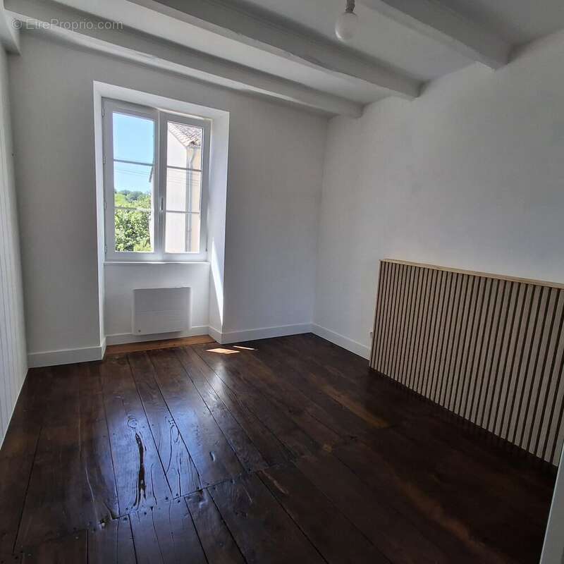 Maison 73 m² à Chasseneuil-Sur-Bonnieure  - photo 8