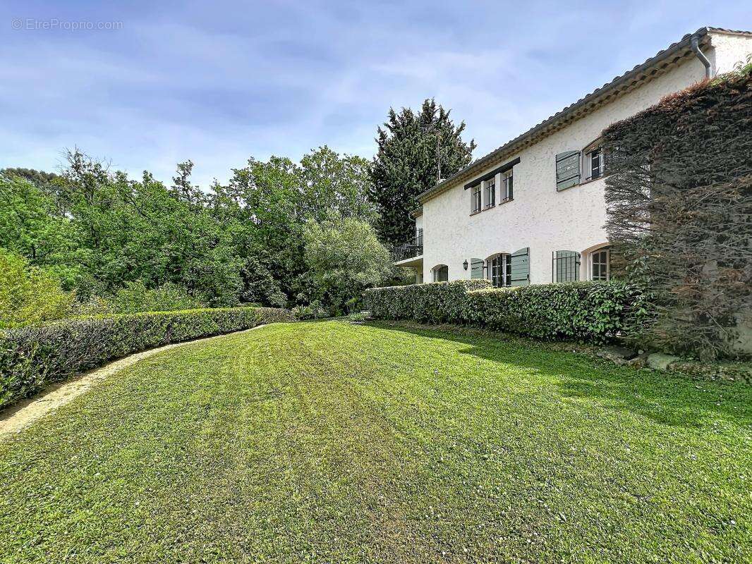Maison à MOUGINS