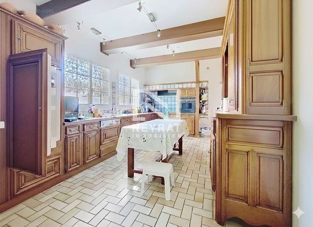 Maison à CHAMPFORGEUIL