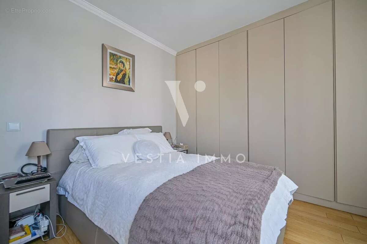 Appartement à CHARENTON-LE-PONT