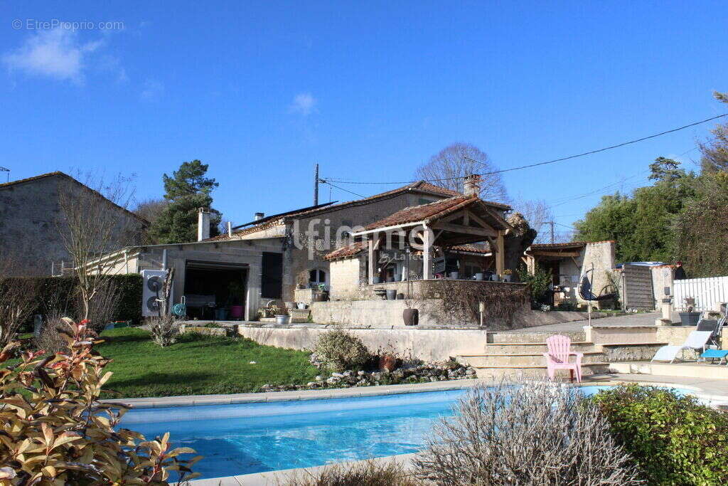 Maison proche d'Angoulême - photo 2