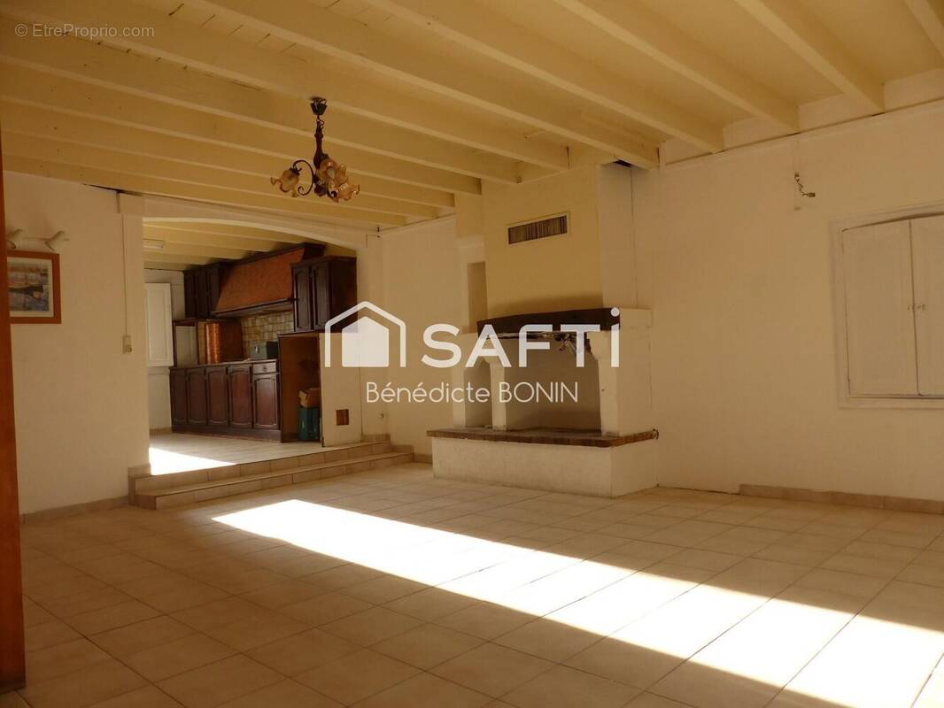 Photo 1 - Maison à CHAILLEVETTE