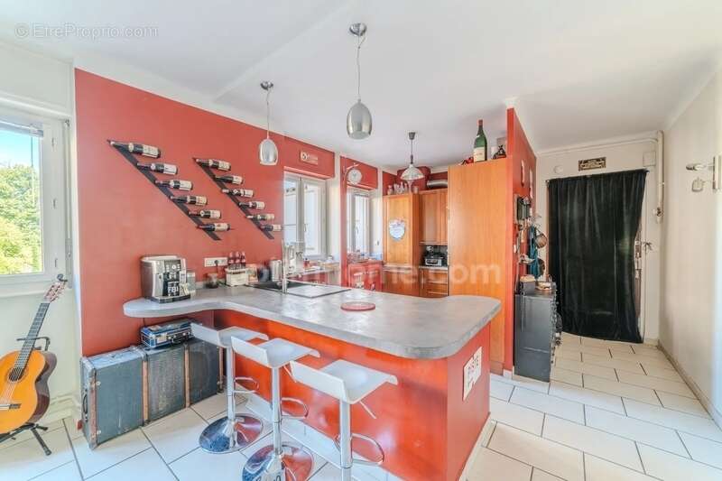 69004 Lyon – appartement lumineux - 4 pièces - 2 chambres - toit-terrasse -proximité commodités – 15 minutes du parc de la Tête  - photo 3