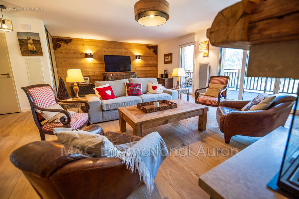 Appartement à SAINT-ETIENNE-DE-TINEE