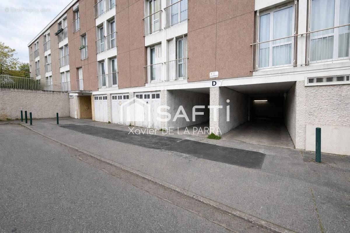 Photo 1 - Parking à TOULOUSE