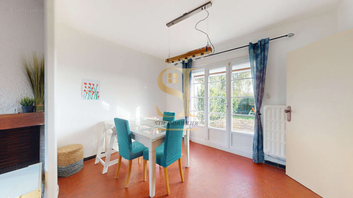 Maison à COMBS-LA-VILLE