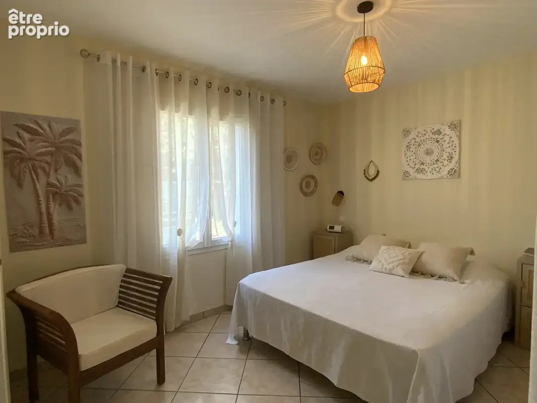 Villa avec piscine aux portes d'un village avec commerces, à 3 km d'Uzès. - photo 10