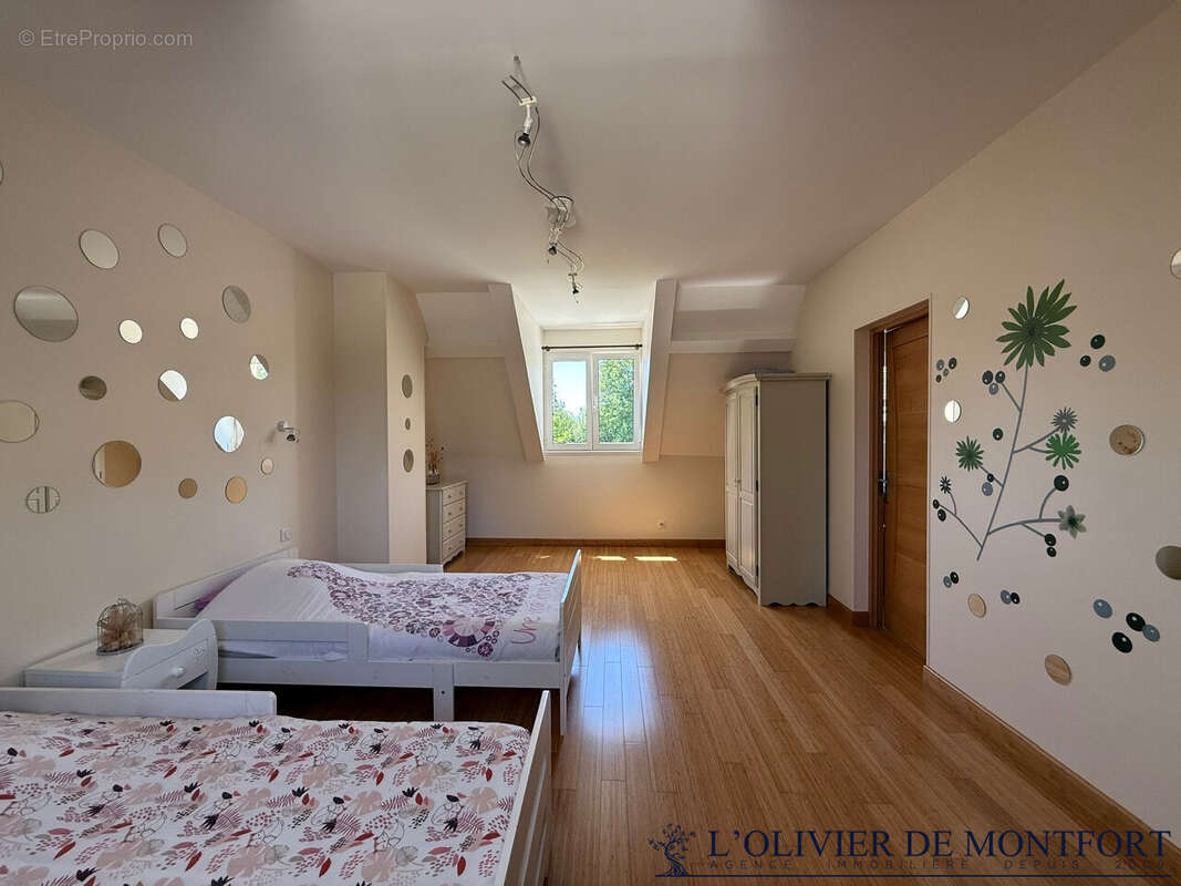 Maison à LES ESSARTS-LE-ROI