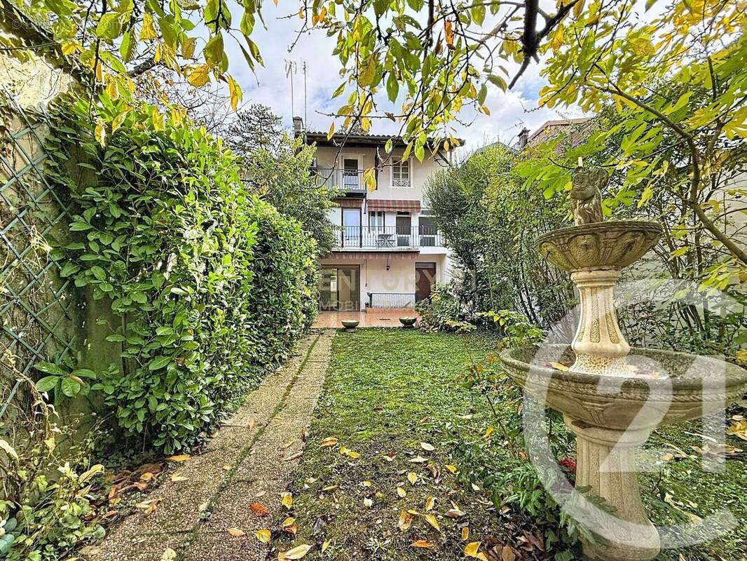 Maison à BOURGOIN-JALLIEU