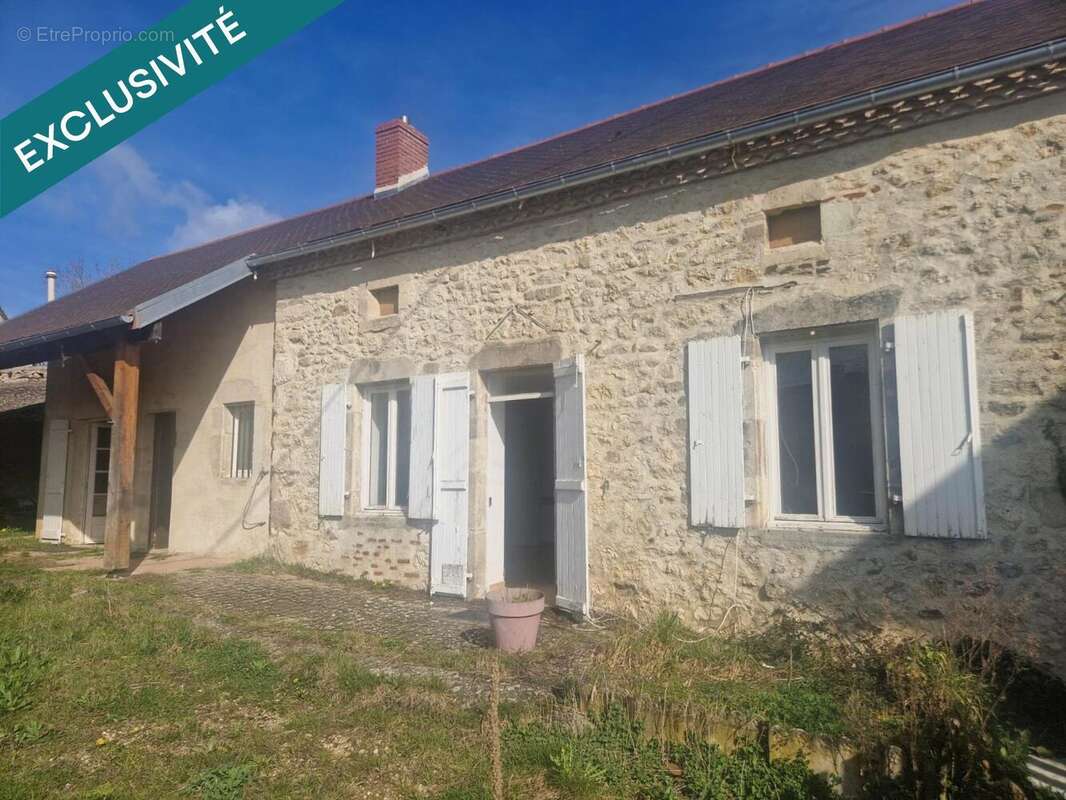 Maison 111 m² à Valignat  - photo 8