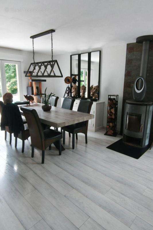 Rare à la vente : maison familiale avec piscine et terrain 18 ares - photo 13