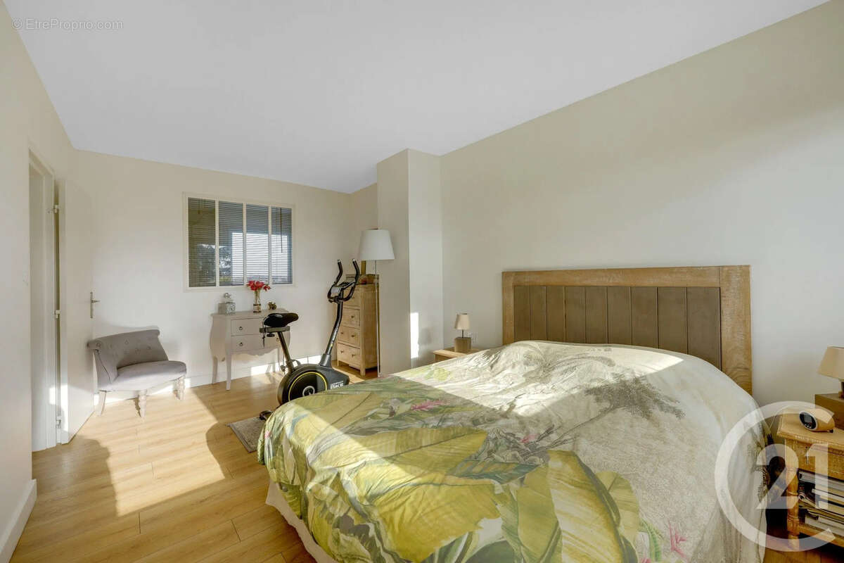 Appartement à VERRIERES-LE-BUISSON