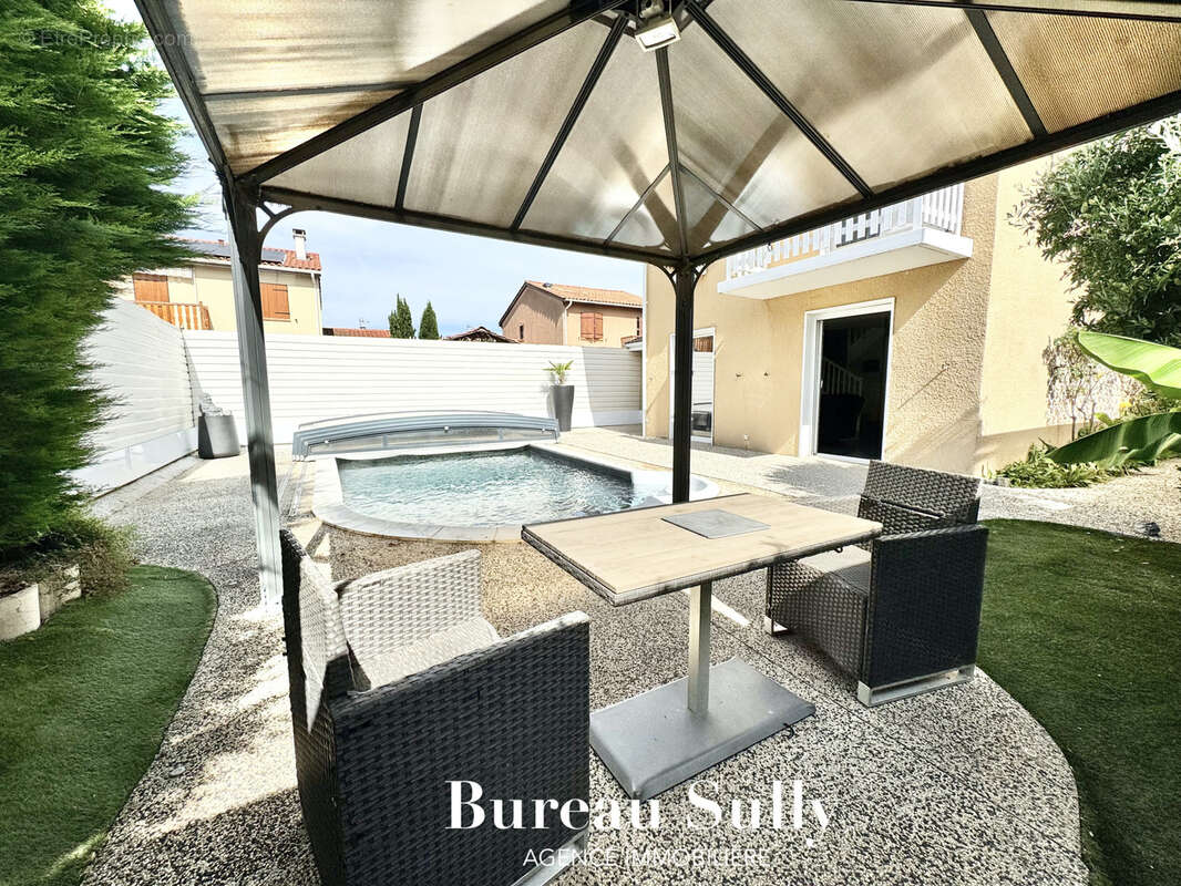 Maison à SAINT-PIERRE-DE-CHANDIEU