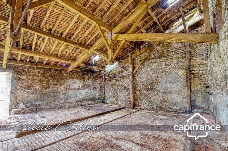 Maison à SAINT-PIERRE-DU-CHEMIN