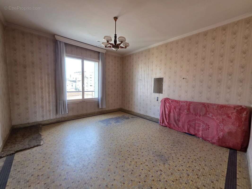 Appartement à MARSEILLE-6E