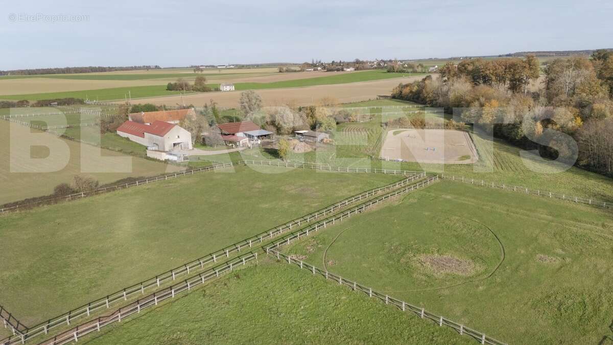 Vue aérienne 4 - Maison à BASSEVELLE