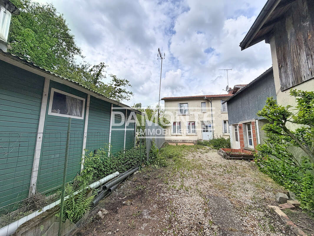 Maison familiale de type 5 à rénover - photo 11