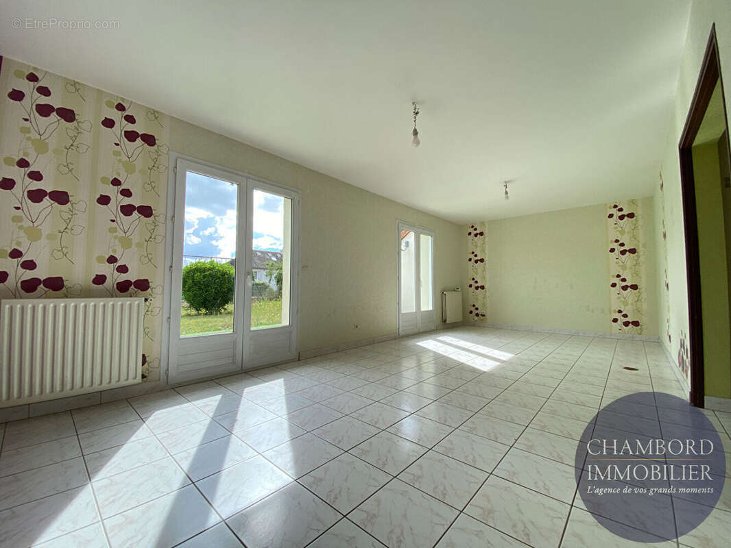 Maison à SAINT-SULPICE-DE-POMMERAY