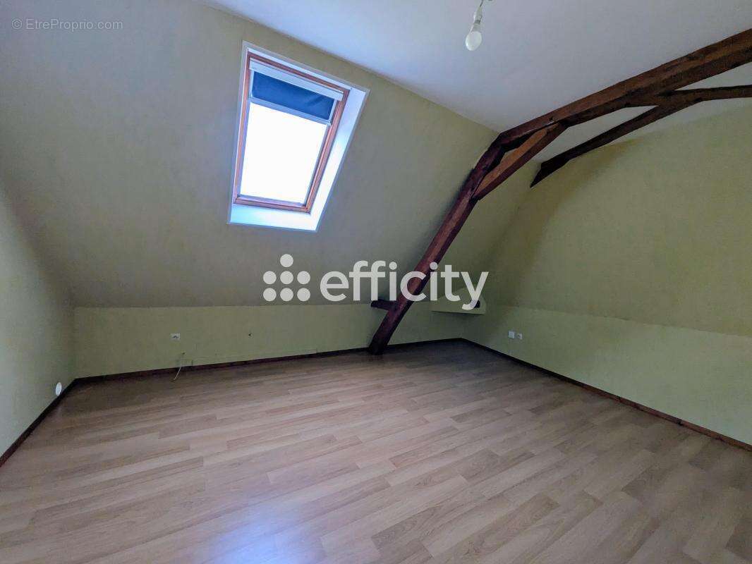 Maison 97 m² à Villaines-Les-Rochers  - photo 10