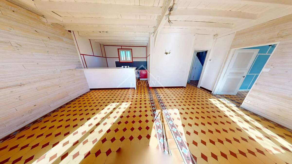 Maison à ETROUSSAT