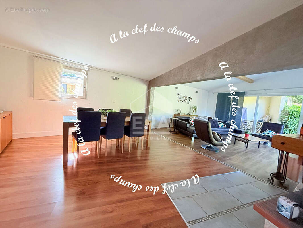 Maison à VILLIERS-LE-BACLE