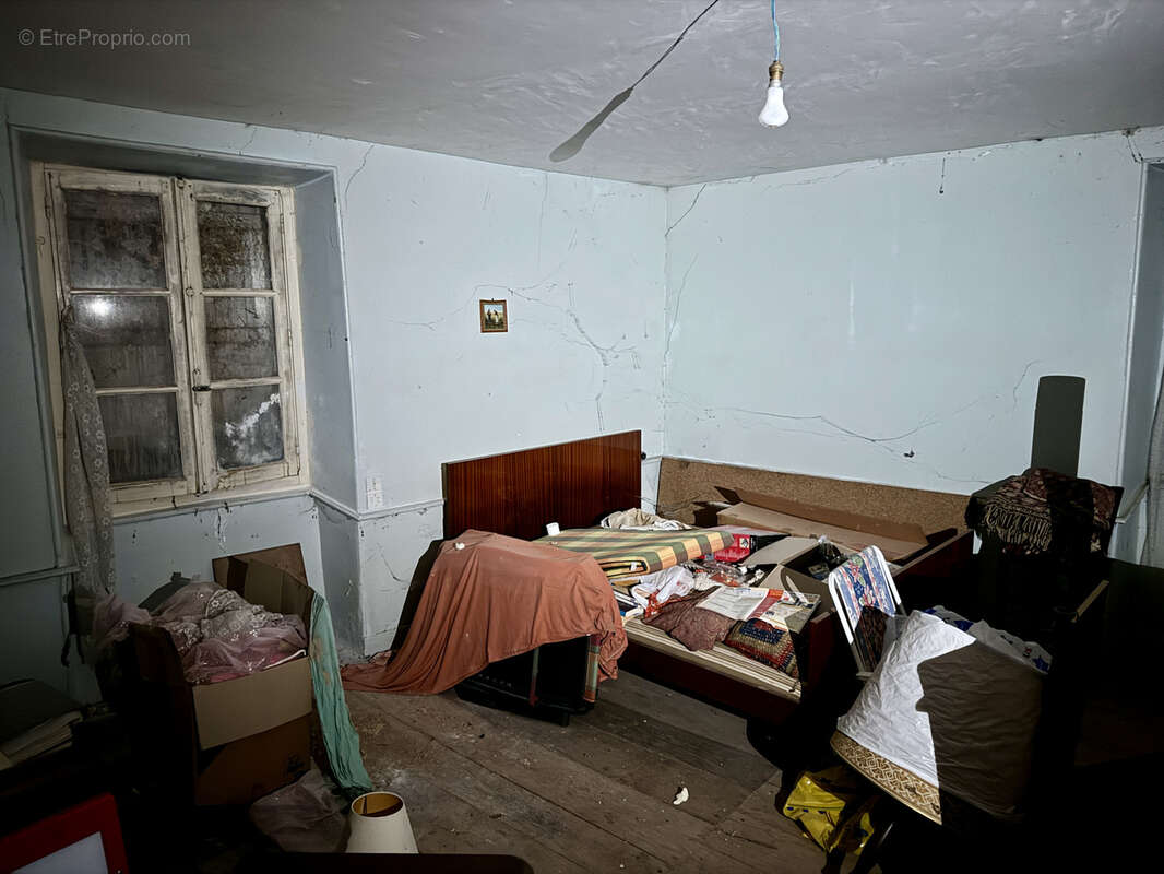 Maison à SAINT-CYR-LA-ROCHE