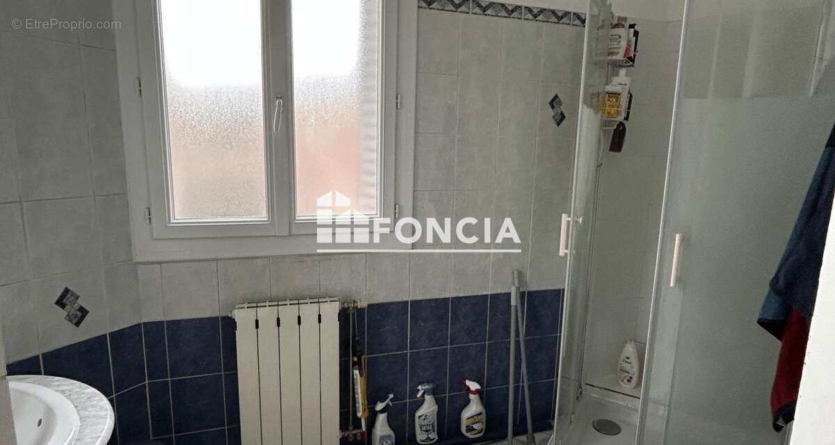 Appartement à MARSEILLE-5E