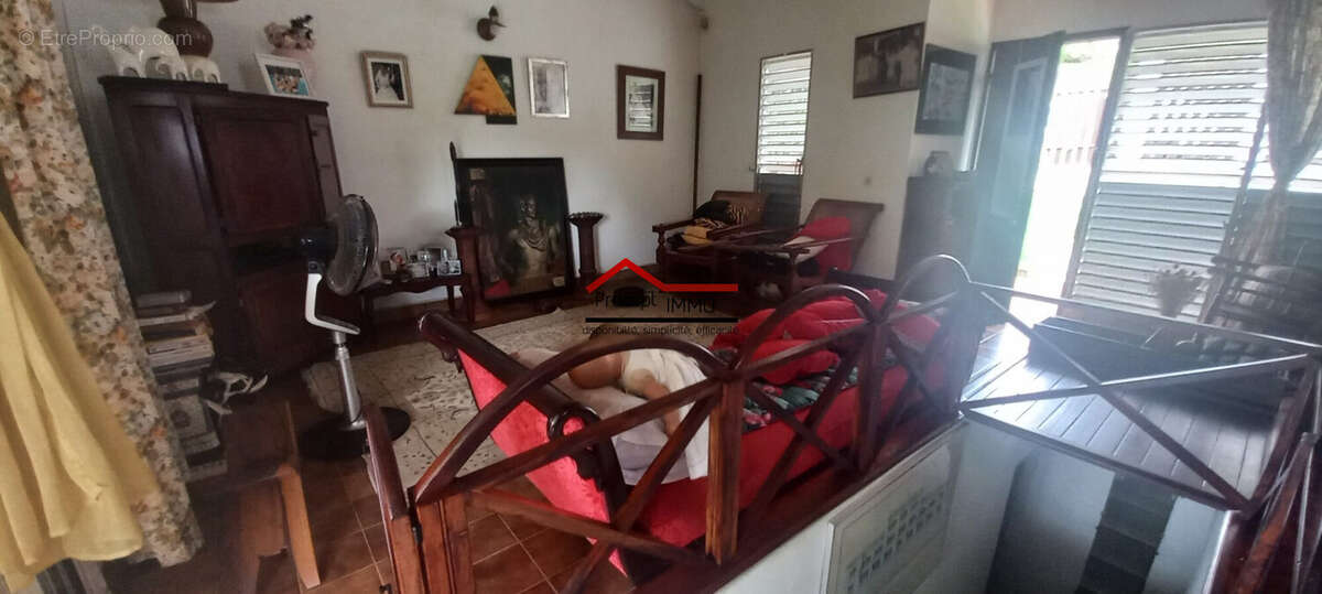 SALON - Maison à SAINT-JOSEPH