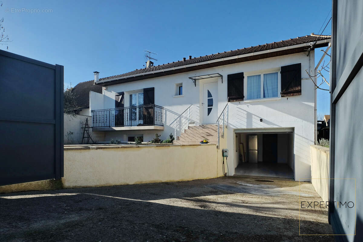 Maison à ATHIS-MONS