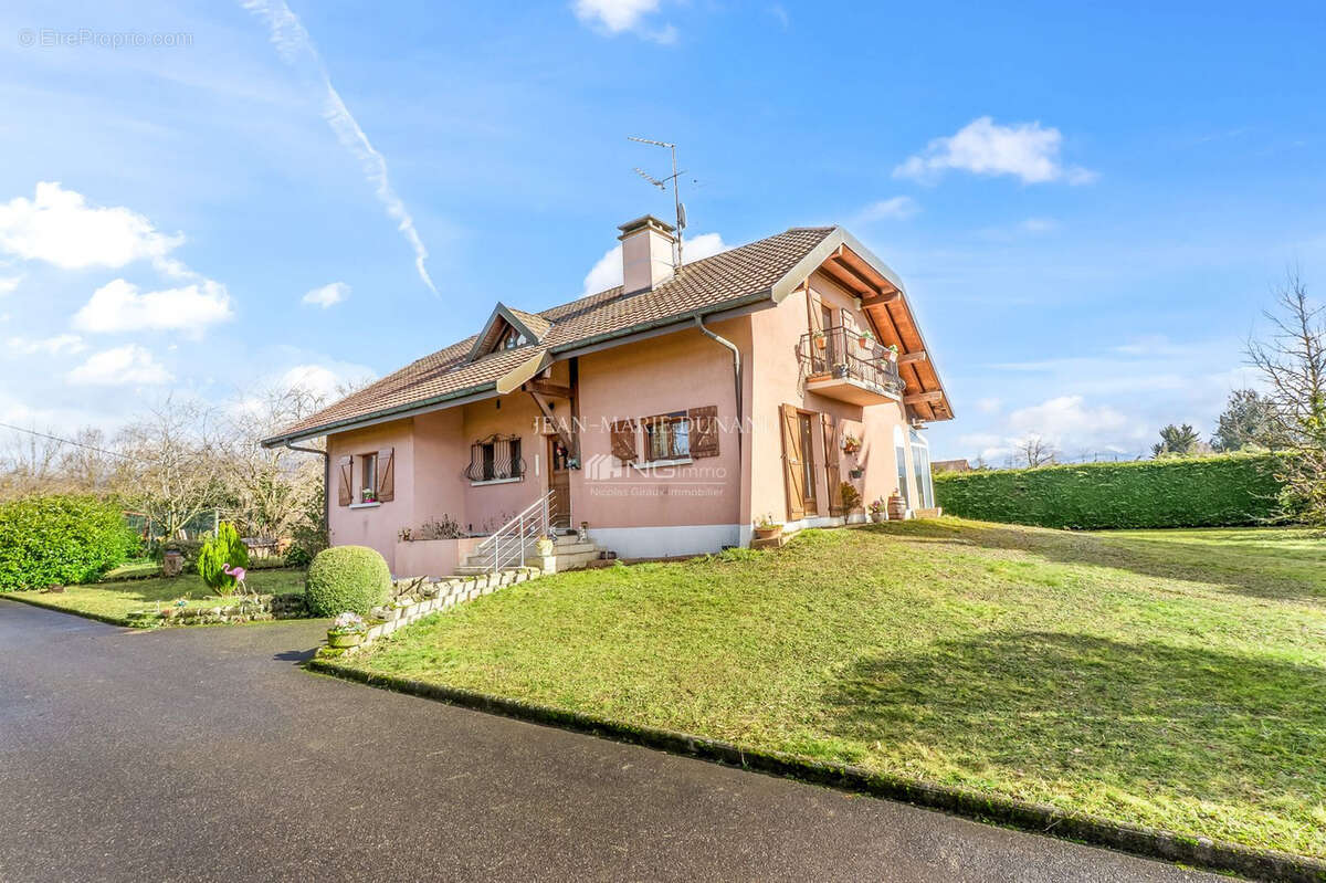 Maison à ARTHAZ-PONT-NOTRE-DAME