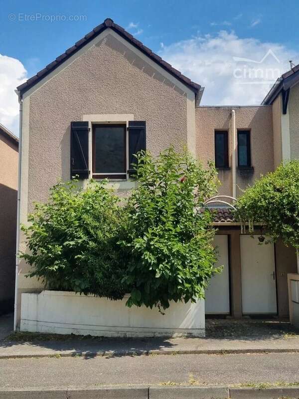 À vendre – Maison mitoyenne avec jardin à Crolles - photo 14