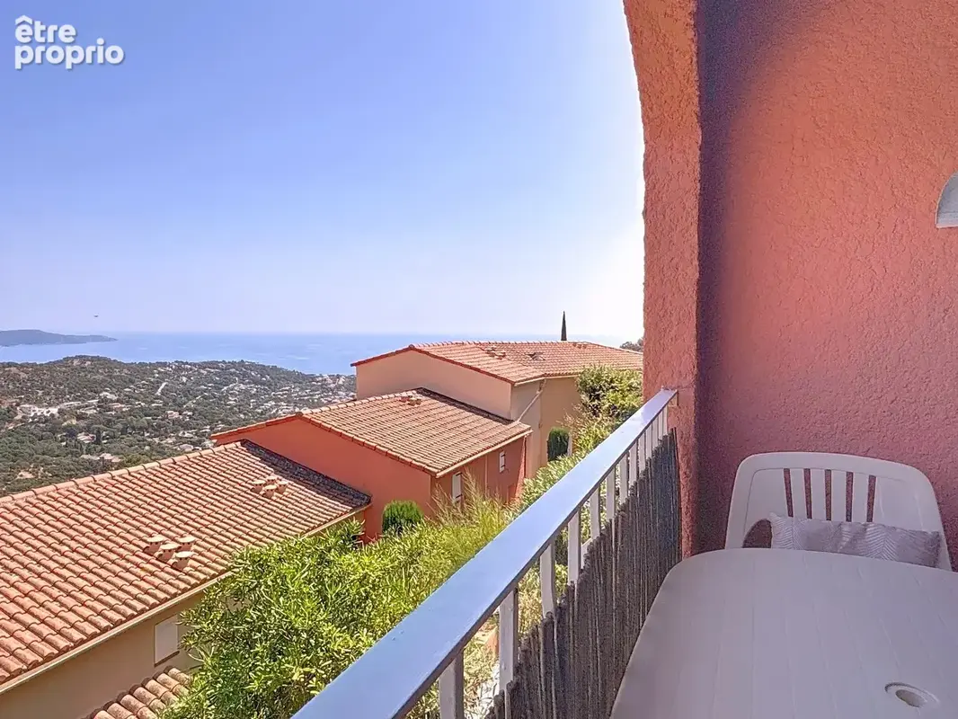 Studio vue mer sur les hauteurs de Cavalaire - photo 3