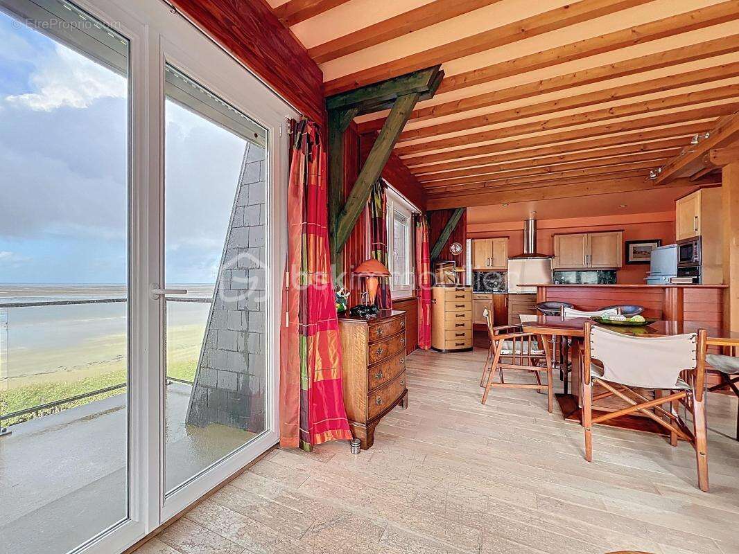 Appartement à HAUTEVILLE-SUR-MER