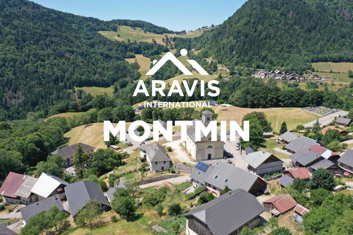 Maison à MONTMIN