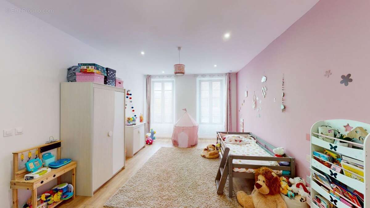 Maison à SAINT-SATUR