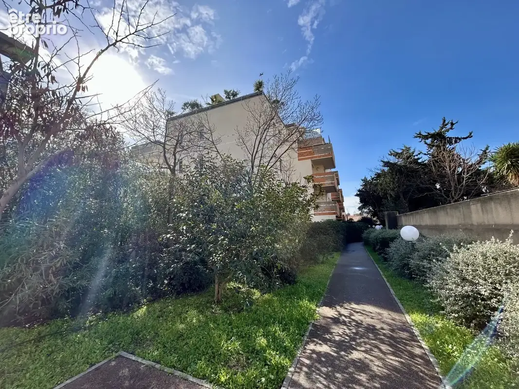 Appartement T3   66,40 m2 avec terrasse, parking & garage   Marseille 13010 - photo 13