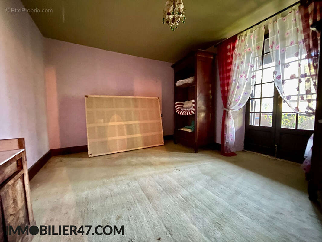 Maison à COLAYRAC-SAINT-CIRQ