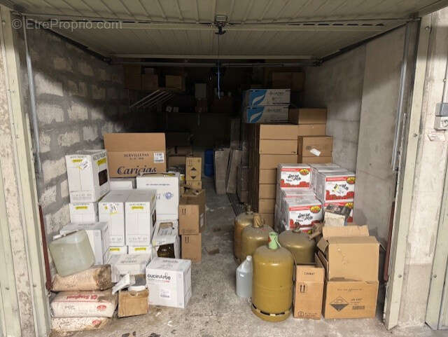 Parking à VILLENEUVE-LOUBET