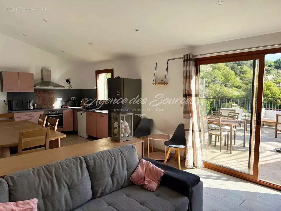 Maison de 90 m² à Esparron-de-Verdon - photo 3