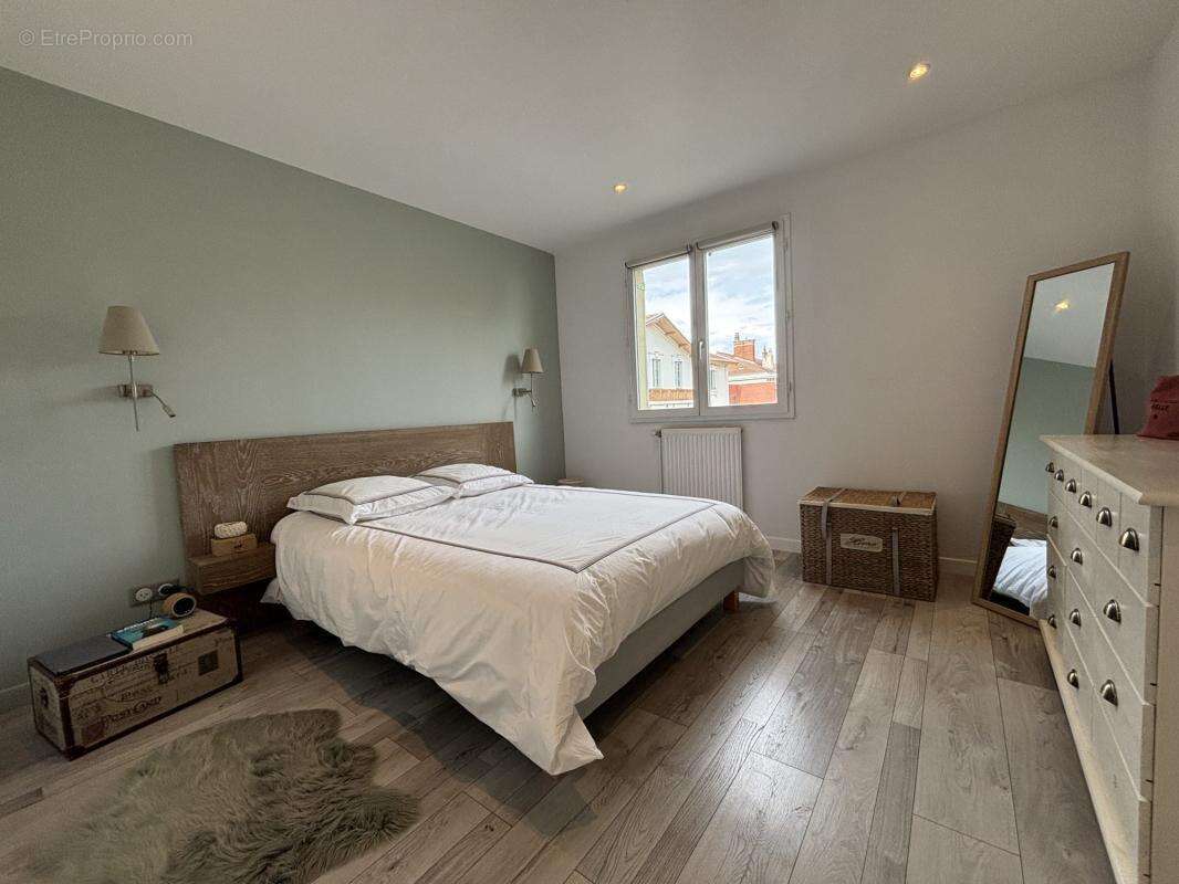 Appartement à BOURG-DE-PEAGE