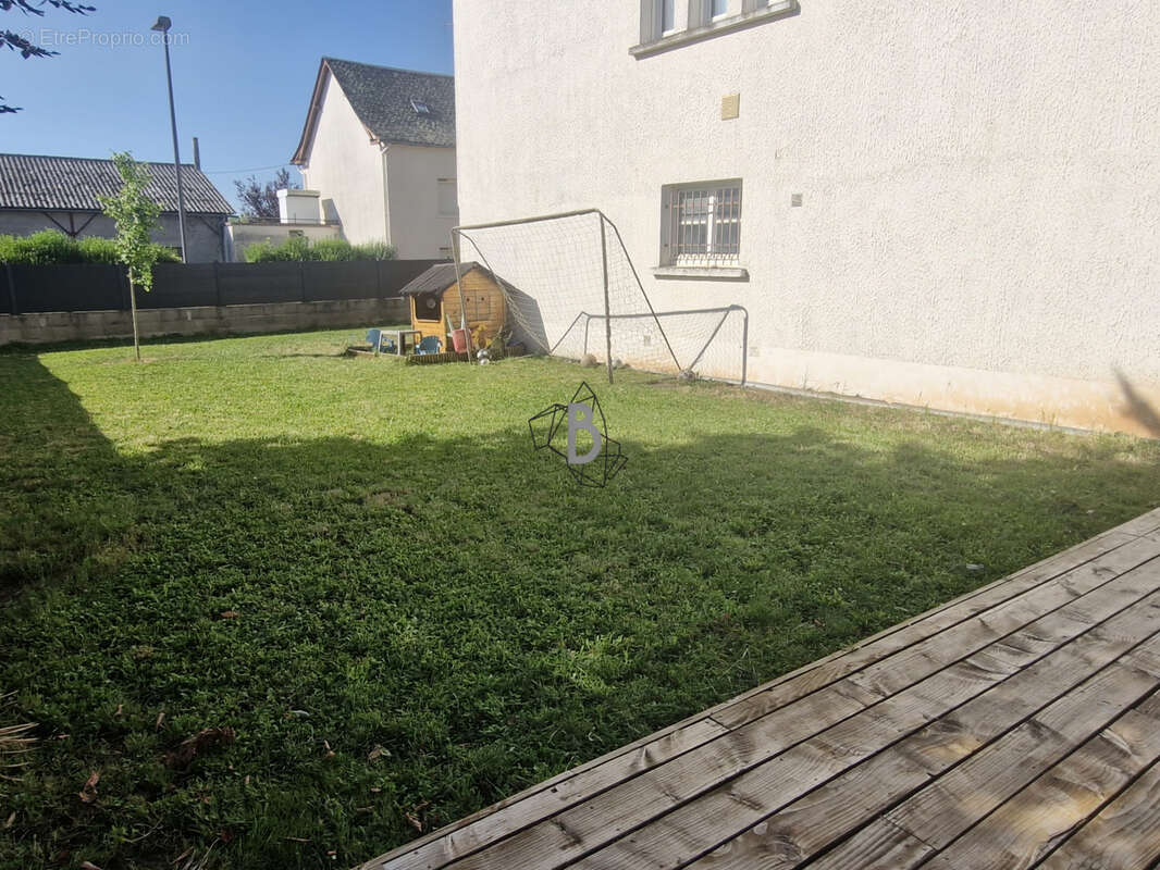 MAISON - 8 pièces - 180M2 - photo 4