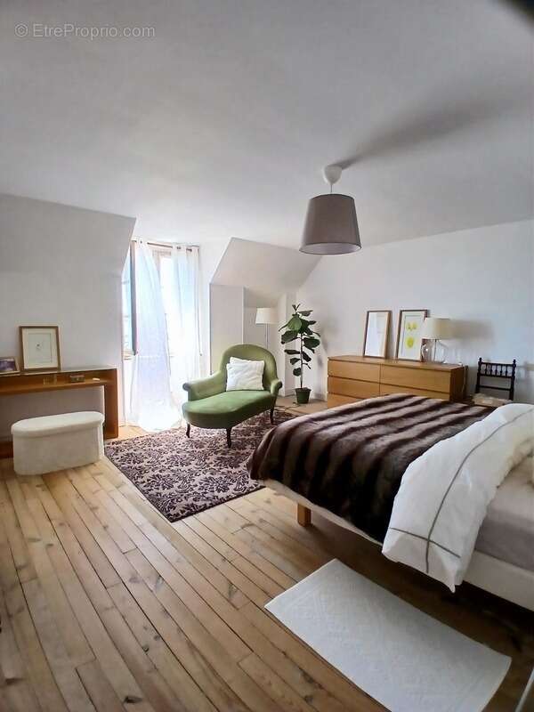 À vendre : Maison mitoyenne de 4 pièces,143 m2 env., 3 chambres sur un terrain de 1500 m2 avec panorama exceptionnel sur la camp - photo 12
