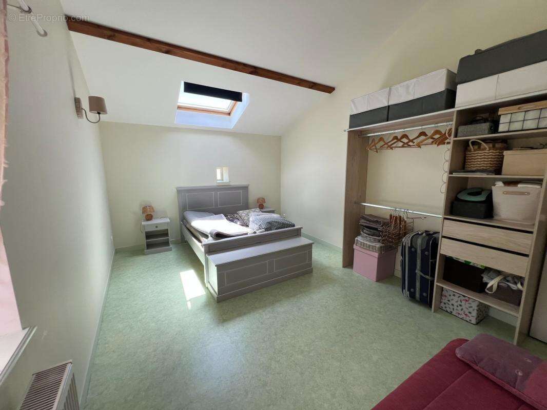 Maison 200 m² à Cours-La-Ville  - photo 13
