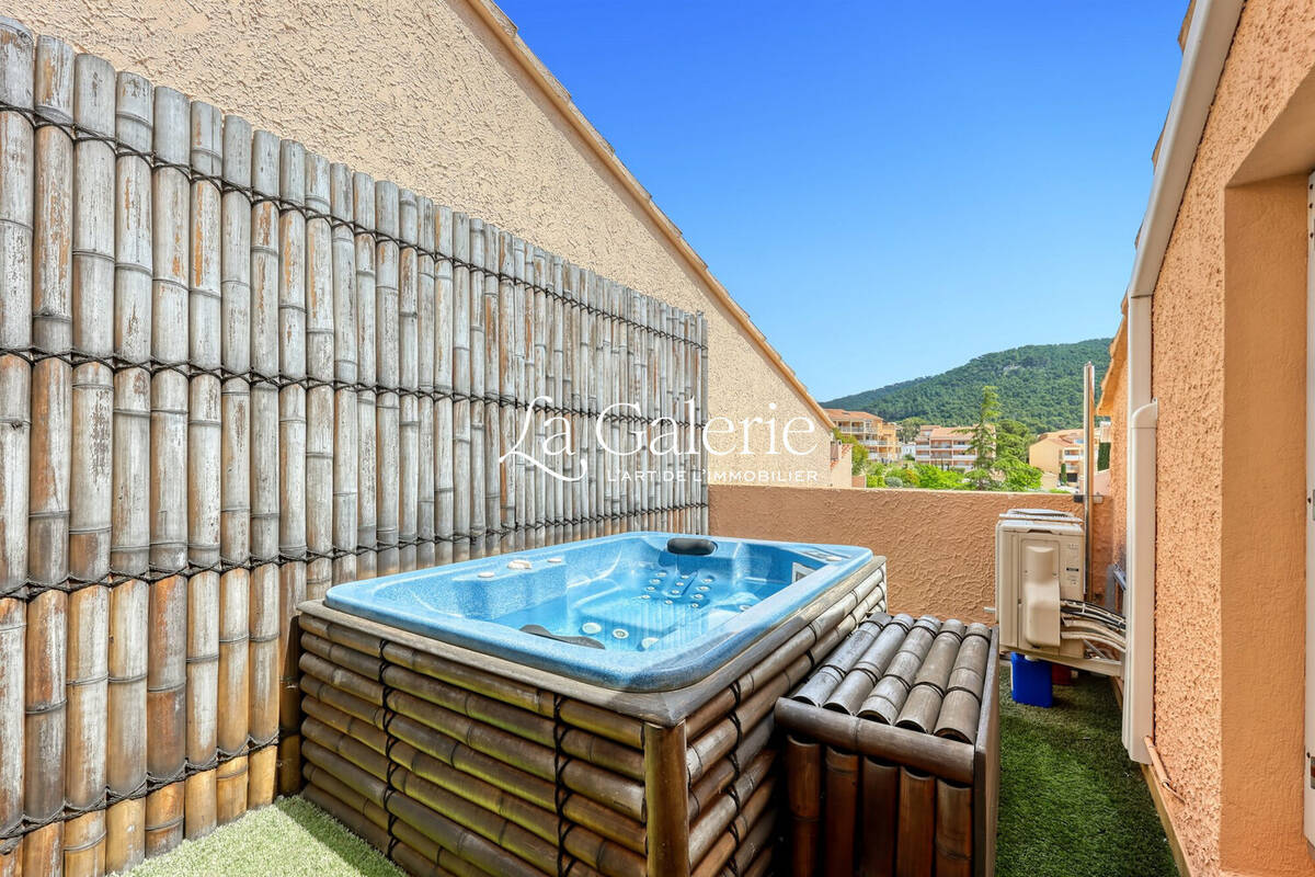 Appartement à CARQUEIRANNE