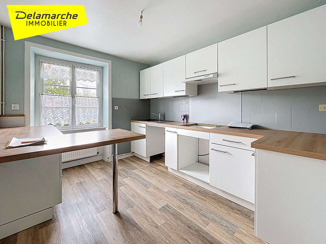 Maison à SAINT-SAUVEUR-LENDELIN