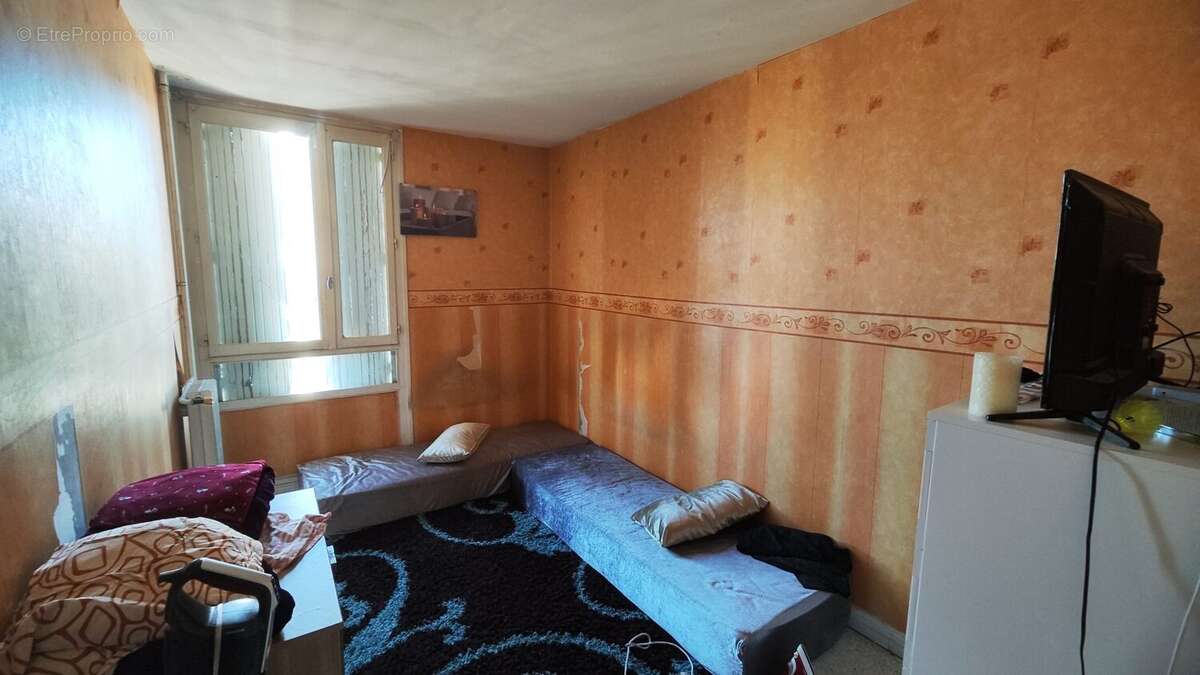 CHAMBRE - Appartement à NIMES